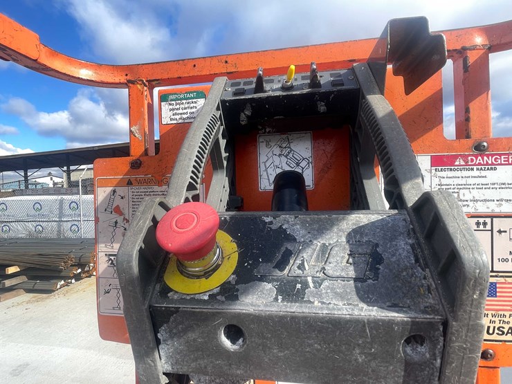 2014-jlg-1930es-image-25