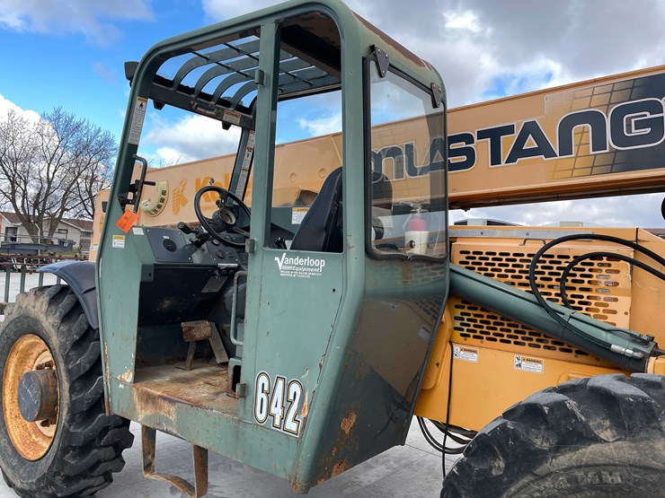 2007-mustang-642-image-59