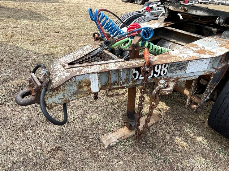 1983-fruehauf-semi-image-8