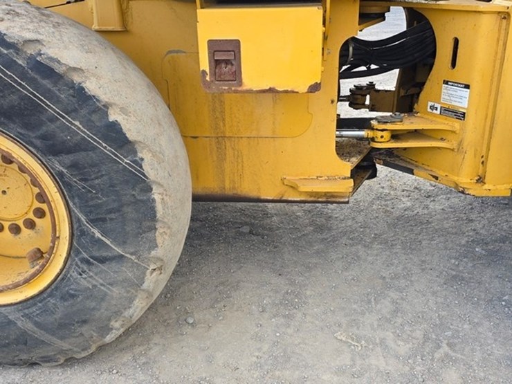 2006-deere-544j-image-32