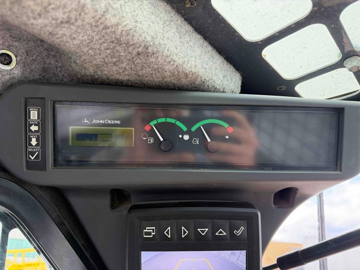 2018-deere-332g-image-19