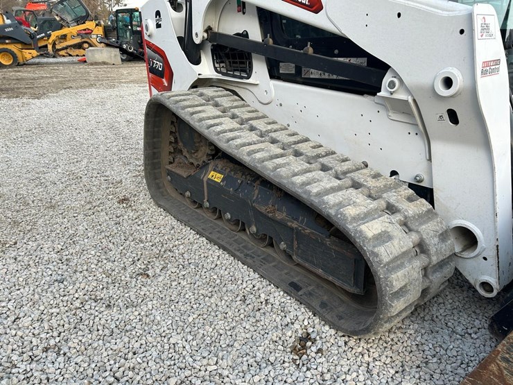 2023-bobcat-t770-image-12