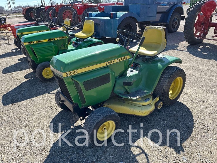 john-deere-200-image-3