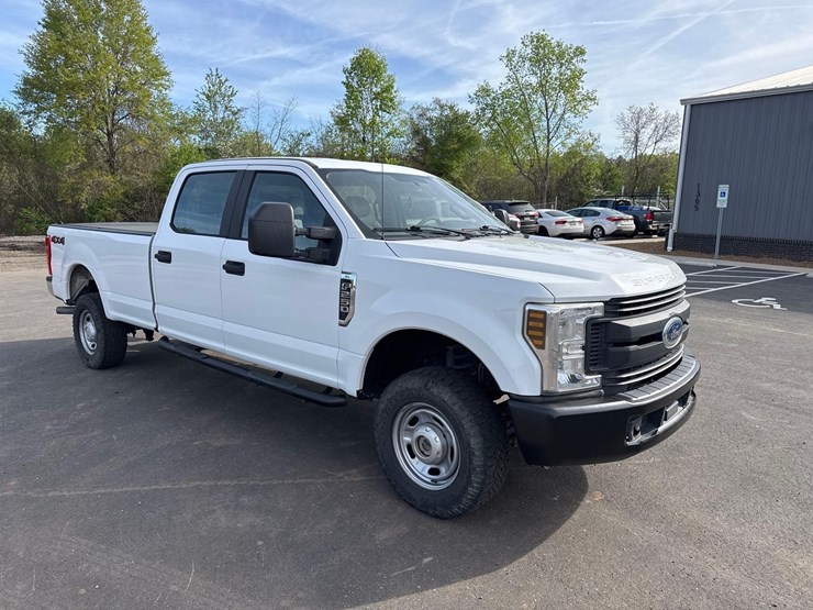 2018-ford-f250-xl-image-9