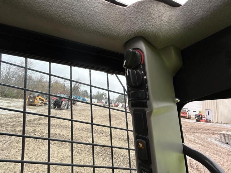 2017-case-sr270b-image-24