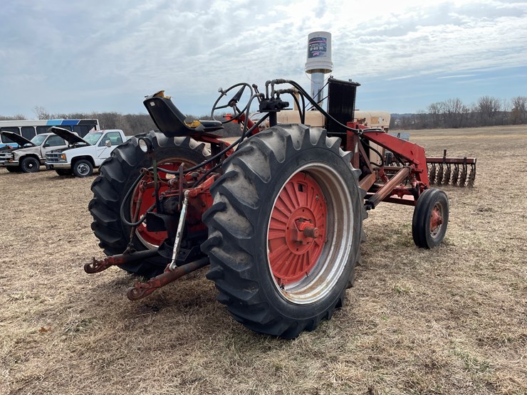 #175-•-case-830-diesel-tractor-image-5