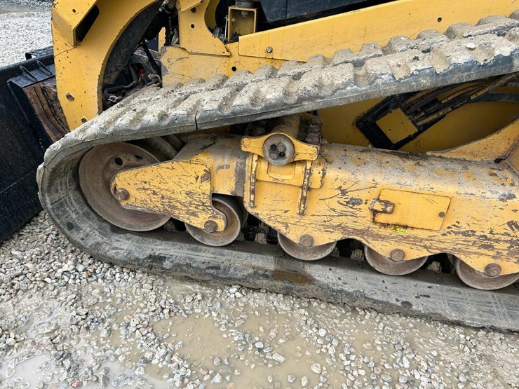 2021-caterpillar-299d3-image-18