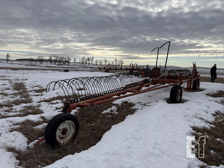 rowse-42ft.-dump-rake-268-image-1