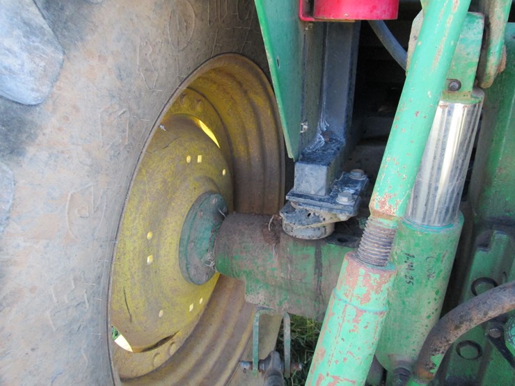 john-deere-6215-image-10