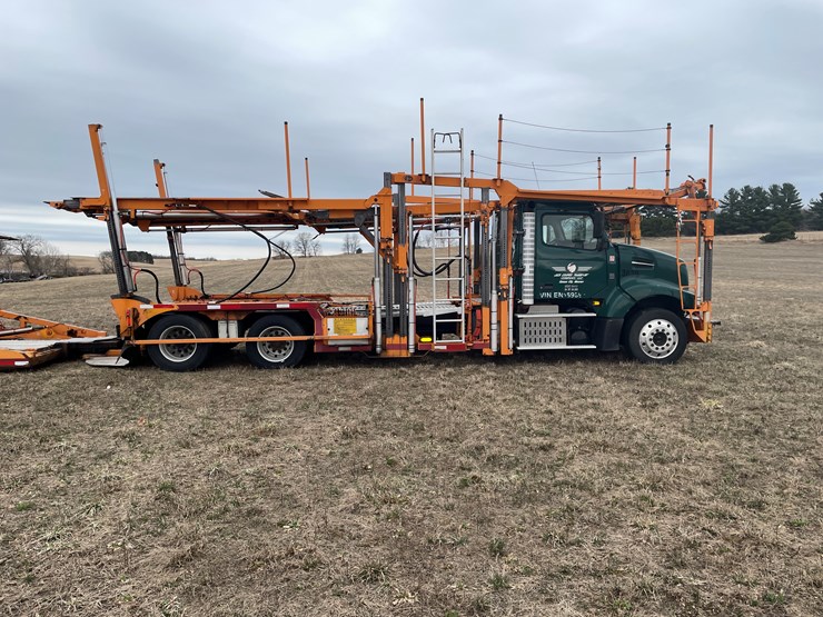 #110-•-2014-volvo-car-hauler-semi-and-trailer-(has-wi-title)-image-4