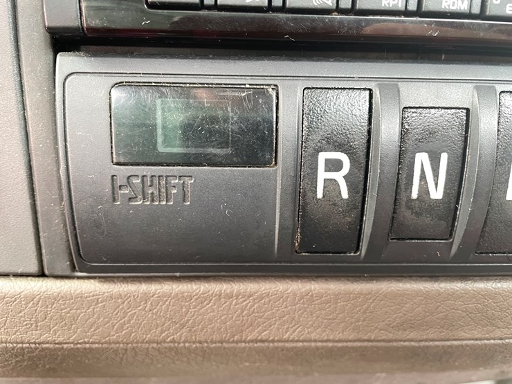 #116-•-2018-volvo-single-axle-day-cab-semi-tractor-(has-wi-title)-image-53