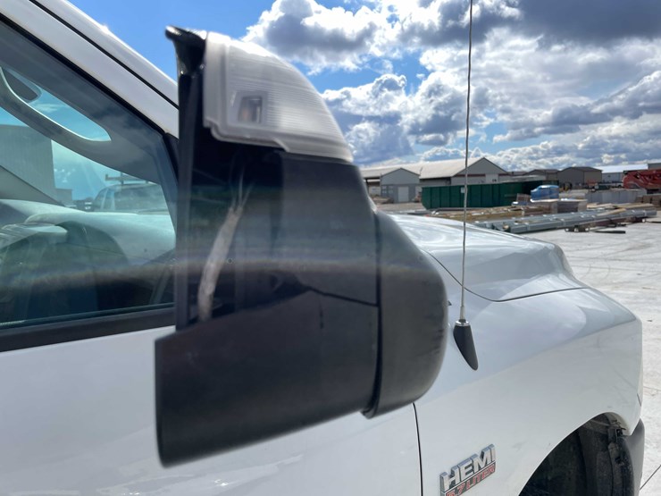 2016-dodge-2500-image-54