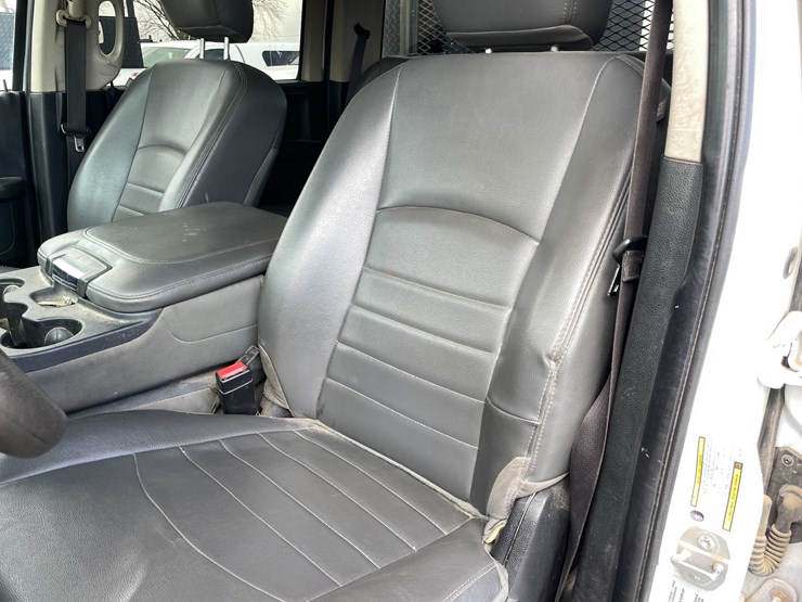 2016-dodge-2500-image-75