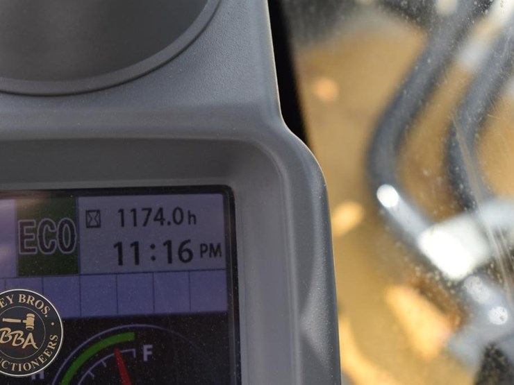 2021-deere-85g-image-53