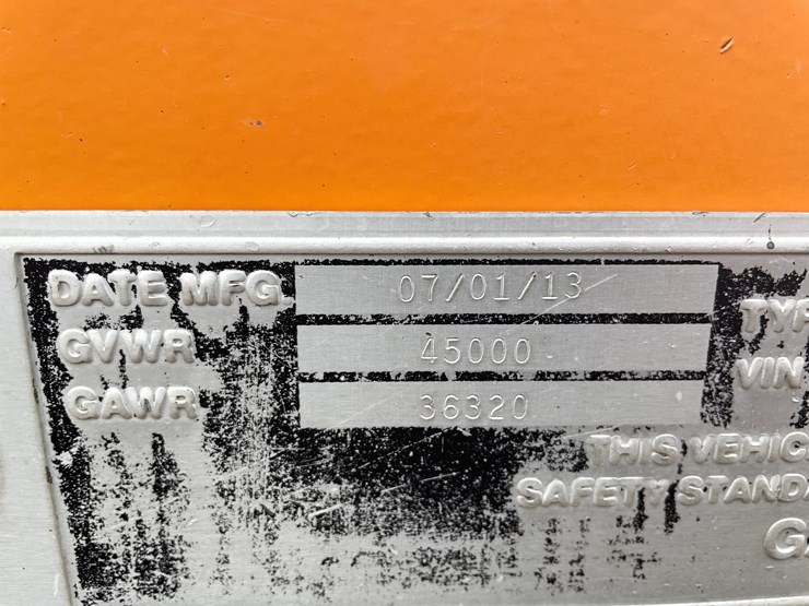 #110-•-2014-volvo-car-hauler-semi-and-trailer-(has-wi-title)-image-51