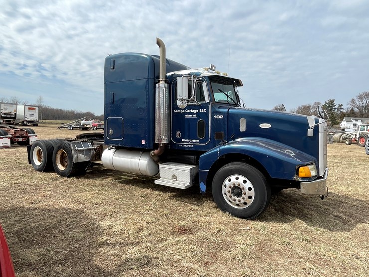 1999-peterbilt-377-image-4