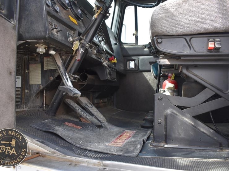 1995-kenworth-t800-image-33