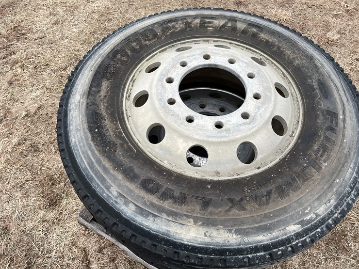 #10747-•-(4)-semi-tires-on-aluminum-rims-image-5