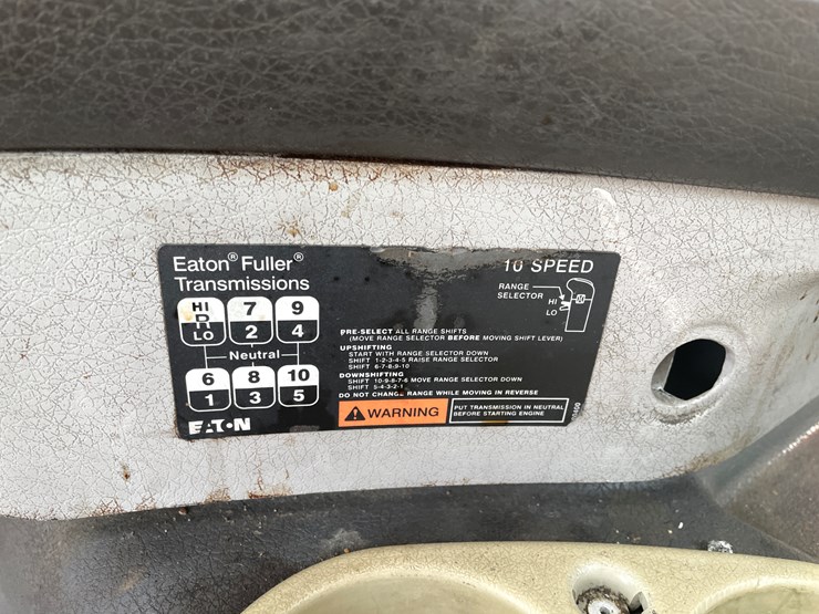 #122-•-2009-volvo-day-cab-semi-tractor-(has-wi-title)-image-81