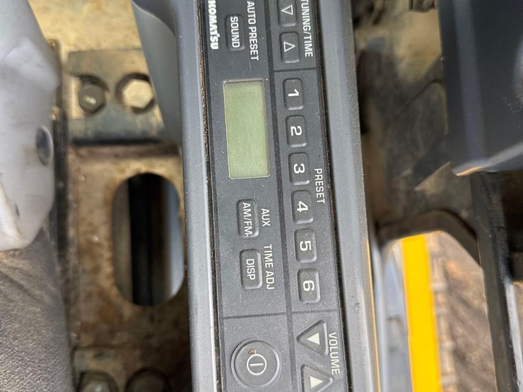 2018-komatsu-pc210-lc-11-image-31