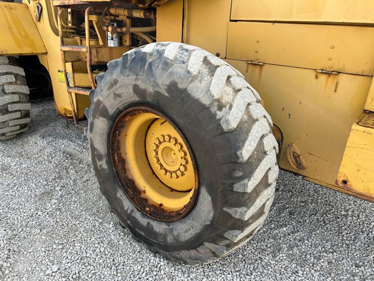 caterpillar-it28f-image-15