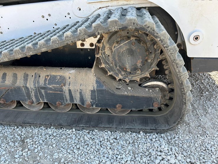 2022-bobcat-t770-image-18