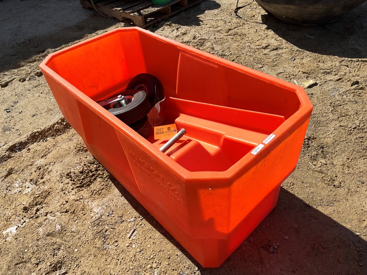 #3957-•-highcroft-feed-cart-image-2