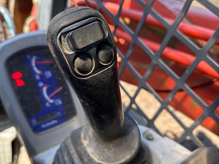 2015-kubota-svl75-2-image-18