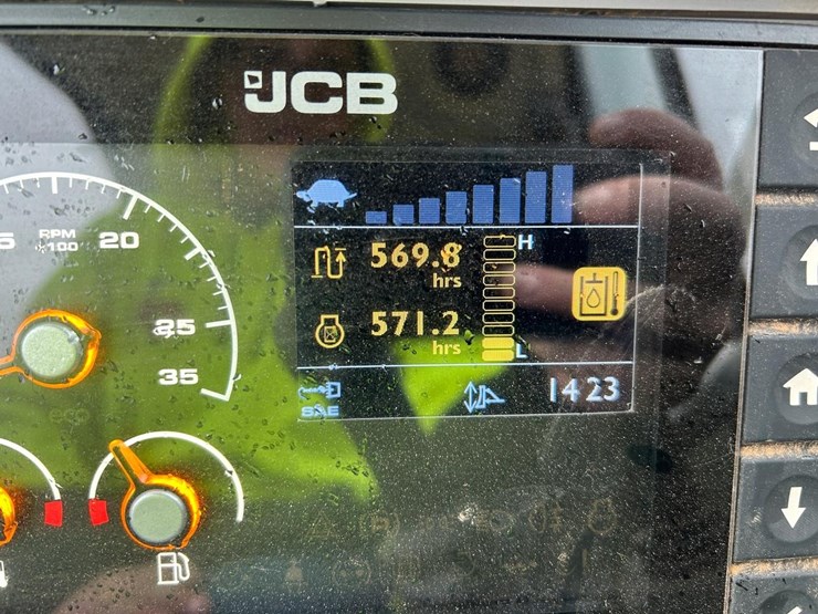 2022-jcb-50z-1-image-21