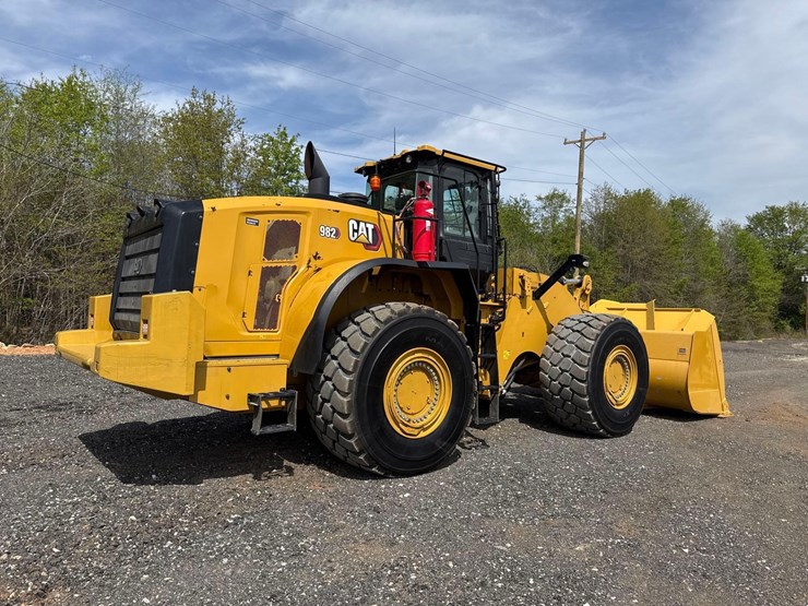 2022-caterpillar-982m-image-3
