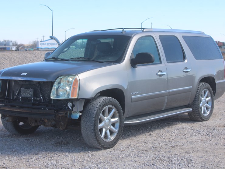 2012-gmc-yukon-image-39