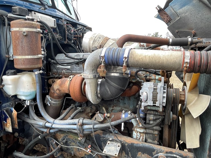 1999-peterbilt-377-image-58