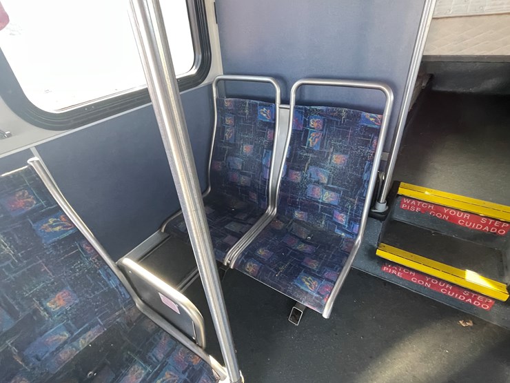 #166-•-2007-gillig-passenger-bus-(has-wi-title)-image-35