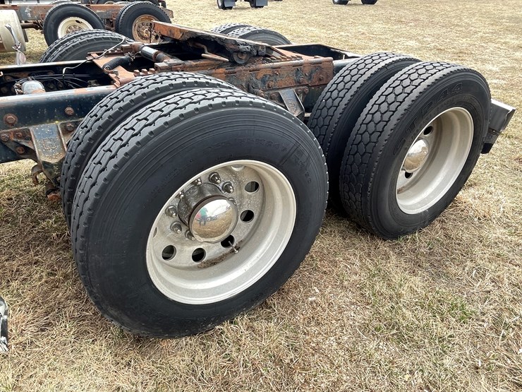 #128-•-2003-western-star-sleeper-cab-semi-tractor-(has-wi-title)-(non-runner)-image-22