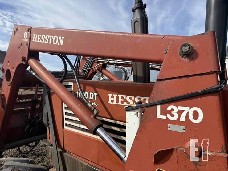 hesston-tractor-2805-image-26