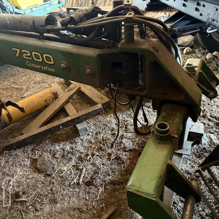 1993 JOHN DEERE 7200