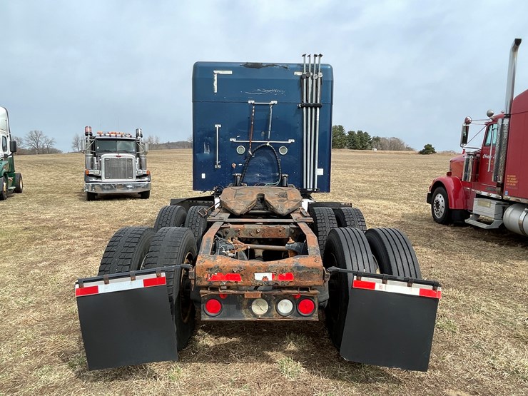 1999-peterbilt-377-image-6