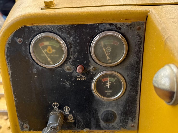 1981-caterpillar-d6d-image-20