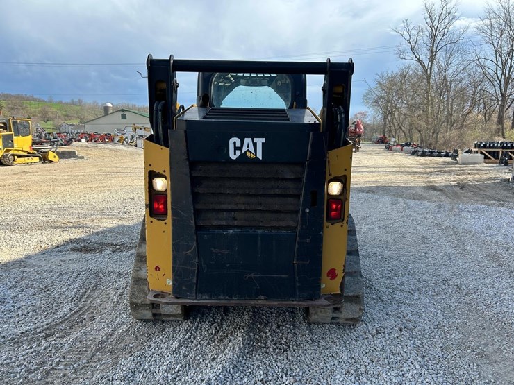 2015-caterpillar-259d-image-3