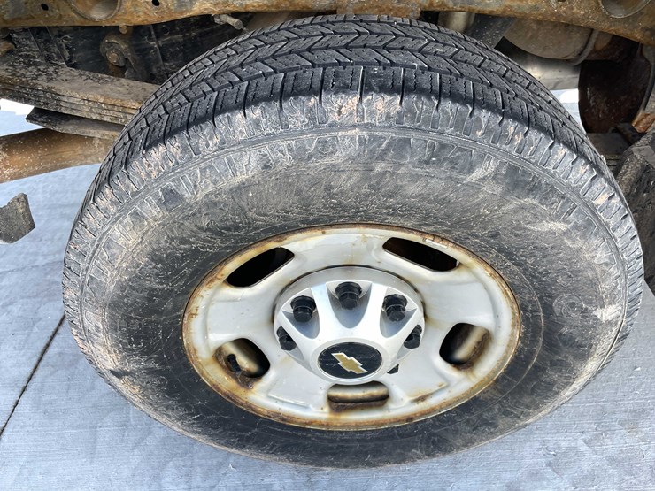 2015-chevrolet-1500-image-34