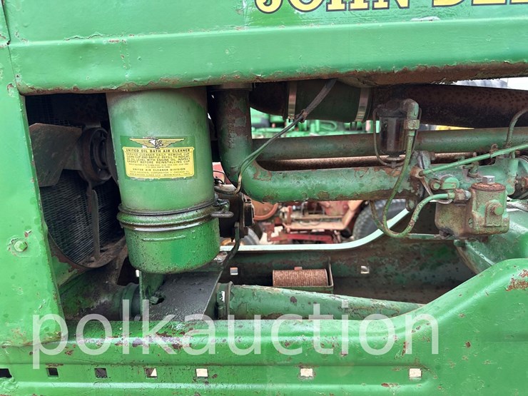 john-deere-b-image-4