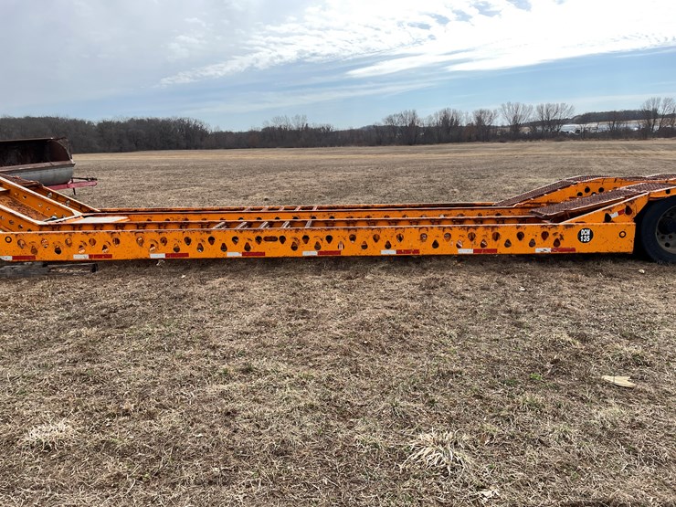 #154-•-2005-delavan-semi-truck-auto-hauler-trailer-(delay-in-title)-image-10