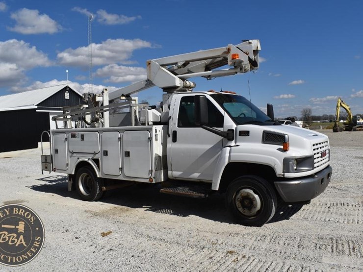 2005-gmc-topkick-image-11