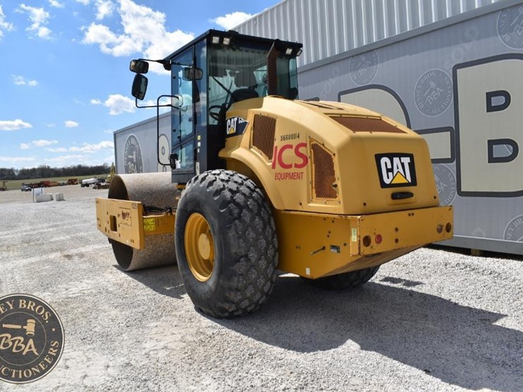 2015-caterpillar-cs66b-image-8