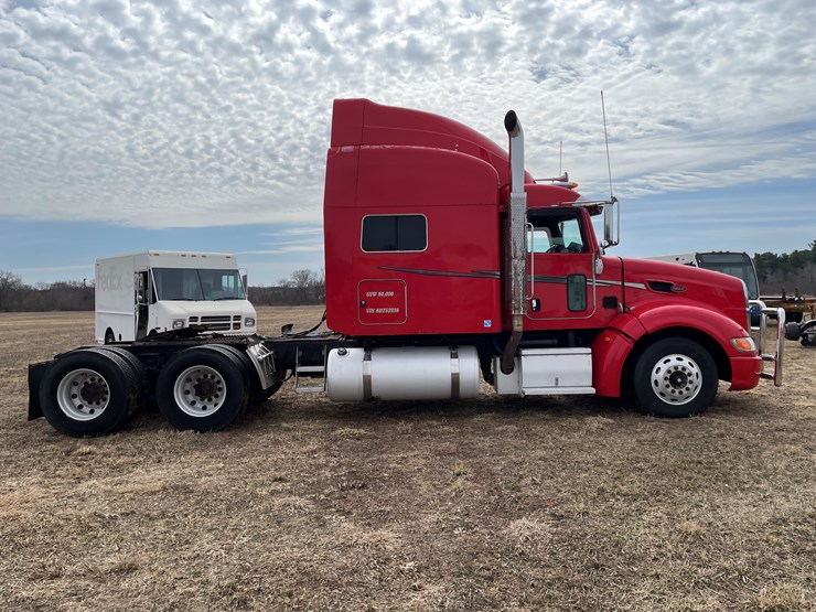 2008-peterbilt-386-image-4