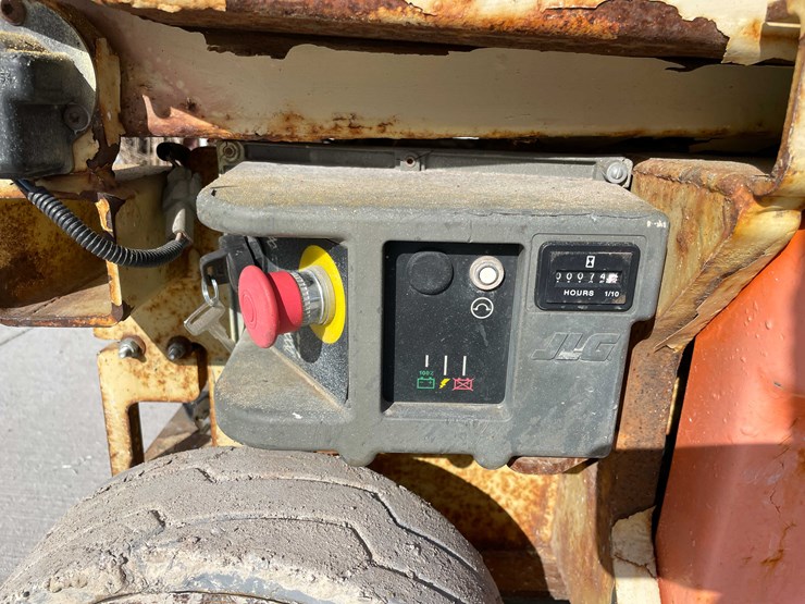 2007-jlg-1930es-image-11