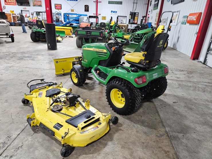 john-deere-x720-image-3