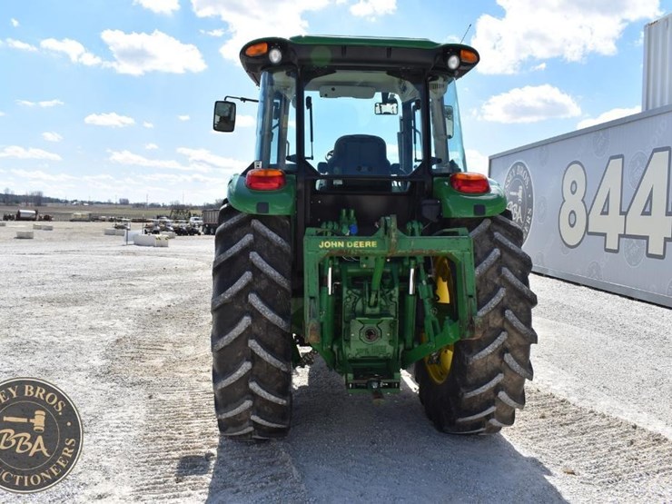 2014-john-deere-6140d-image-9