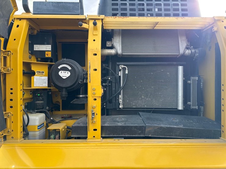2018-komatsu-pc210-lc-11-image-25
