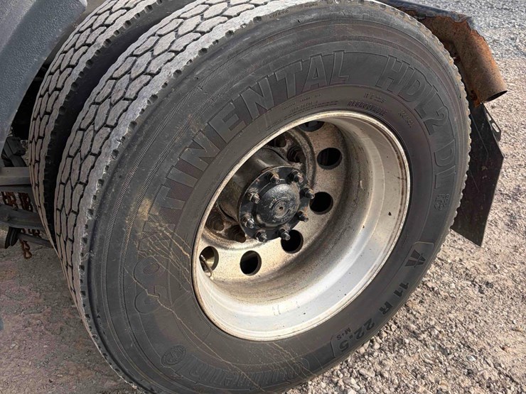 2019-freightliner-cascadia-single-axle-road-tractor-image-19